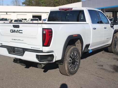 New 2026 GMC Sierra 2500 Denali Ultimate image 7