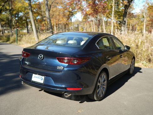 Used 2021 MAZDA MAZDA3 s image 8