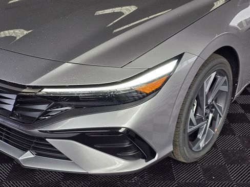 New 2026 Hyundai Elantra Limited image 10