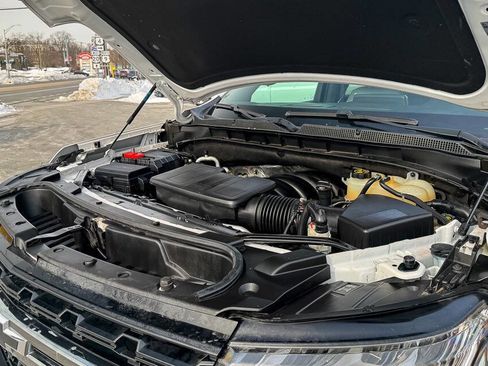 Used 2022 Chevrolet Suburban Z71 w/ Luxury Package image 39