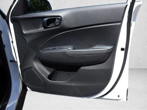 Certified 2026 Hyundai Venue SEL FWD image 29