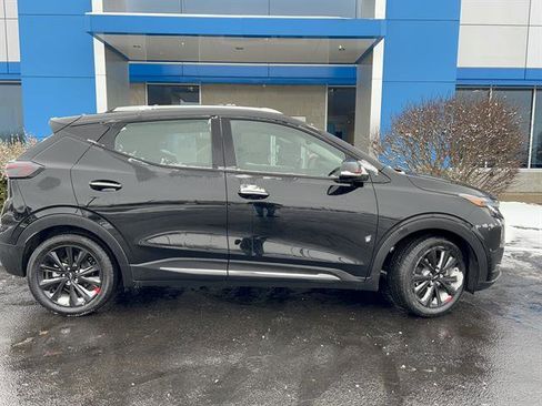 Used 2023 Chevrolet Bolt EUV Premier w/ Sun & Sound Package image 8