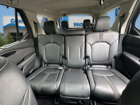 Used 2025 Honda Pilot Touring image 27