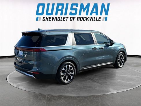 Used 2024 Kia Carnival EX image 6