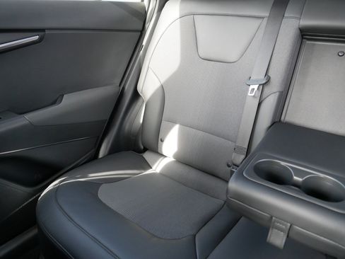 Certified 2023 Kia Niro EX Touring image 12