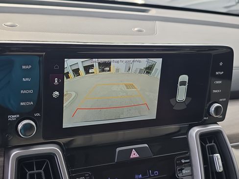 Certified 2022 Kia Sorento S w/ Panoramic Sunroof Package AWD/4WD image 25