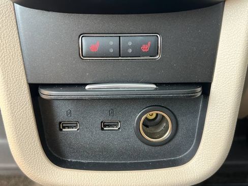 Used 2017 Lincoln MKX Reserve FWD image 40