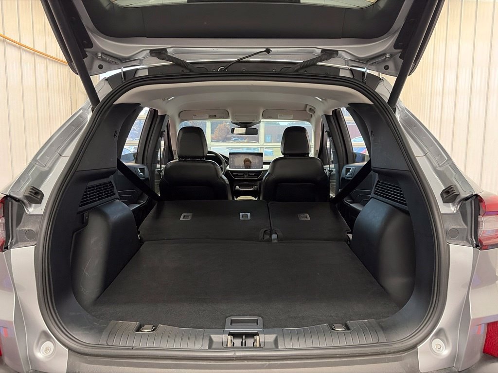 Used 2023 Ford Escape Platinum AWD/4WD image 16