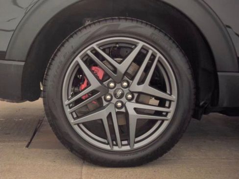 Used 2025 Ford Explorer ST-Line w/ Premium Package image 7