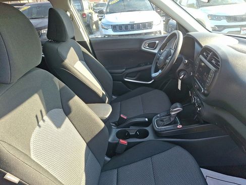 Used 2023 Kia Soul LX w/ Option Group 015 image 10