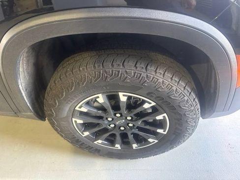 Used 2025 Chevrolet Traverse Z71 w/ Driver Confidence Package AWD/4WD image 5