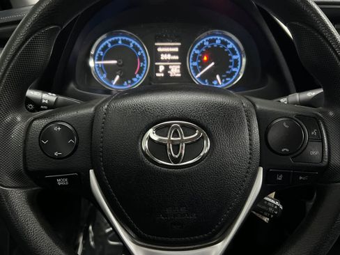 Used 2017 Toyota Corolla LE image 22