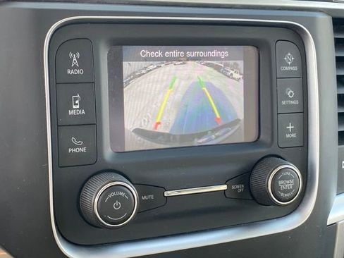 Used 2023 RAM 1500 Classic SLT image 10