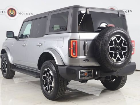 Used 2022 Ford Bronco Outer Banks image 4