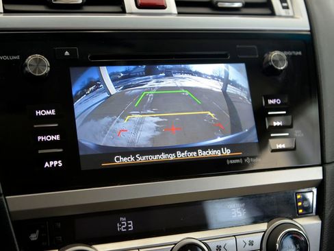 Used 2017 Subaru Outback 2.5i Premium image 20