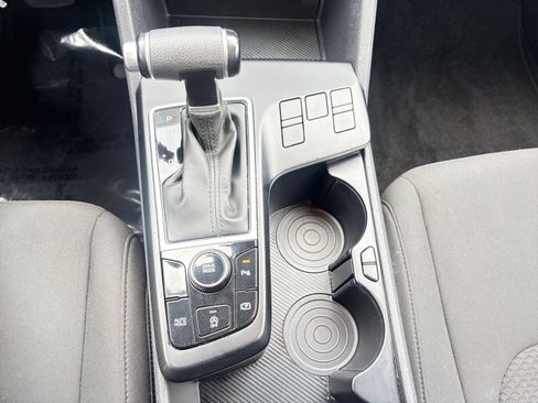 Used 2025 Kia Sportage LX FWD image 40