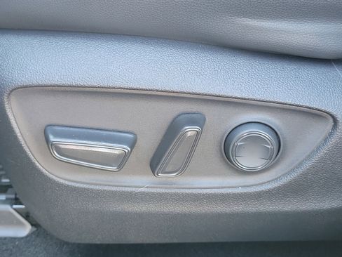 Used 2022 Toyota Highlander XSE image 27