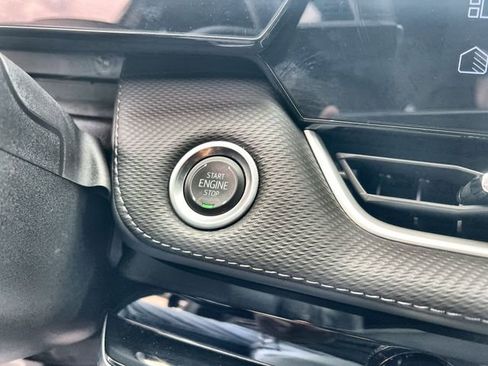 Used 2025 Chevrolet Equinox LT image 16