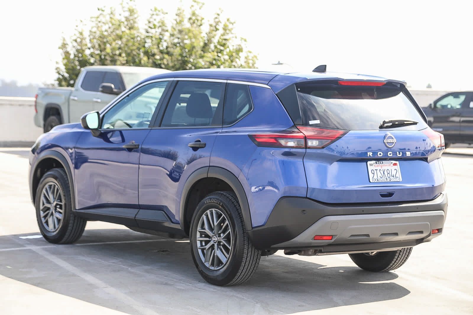 Used 2023 Nissan Rogue S FWD image 7