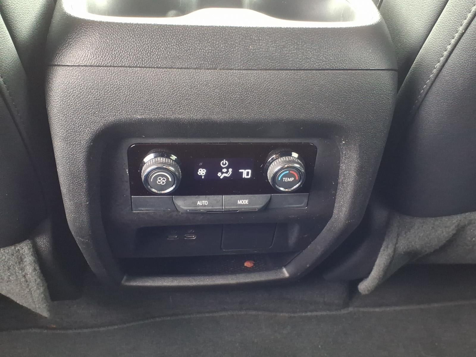 Used 2026 Chevrolet Traverse LT AWD/4WD image 9