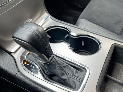 Used 2017 Jeep Grand Cherokee Altitude image 17