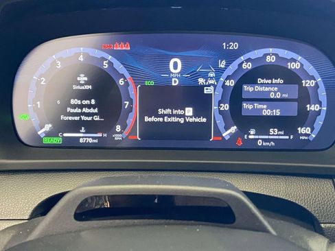 Used 2025 Toyota Crown Signia w/ Advanced Technology Package image 32