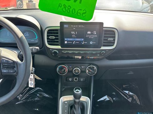 Certified 2023 Hyundai Venue SE FWD image 32