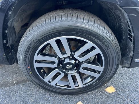Used 2021 Toyota 4Runner Limited image 46