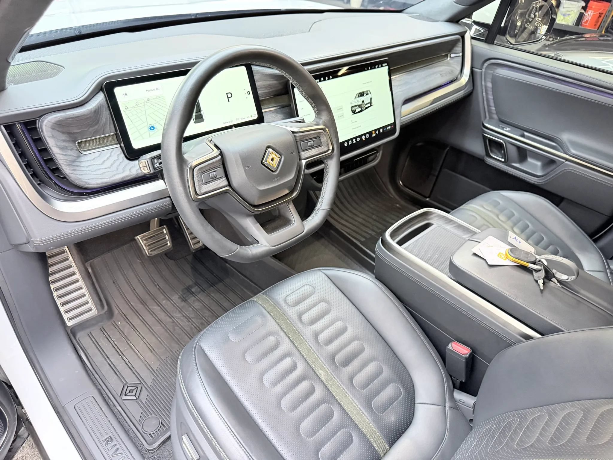 Used 2022 Rivian R1S Launch Edition Quad AWD/4WD image 11