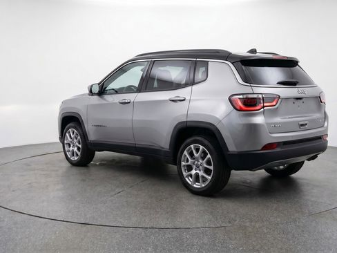 Used 2025 Jeep Compass Limited AWD/4WD image 6