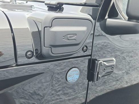 Certified 2025 Jeep Wrangler Unlimited Sahara AWD/4WD image 20