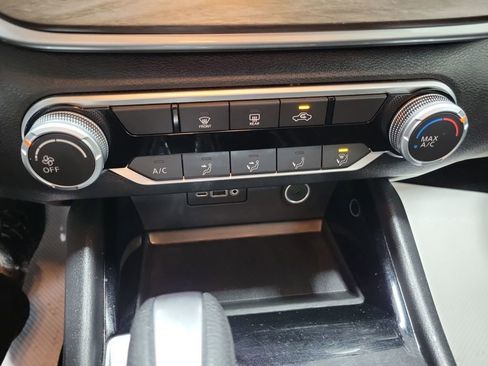 Used 2024 Nissan Altima 2.5 SV image 48