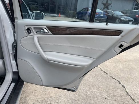 Used 2007 Mercedes-Benz C 230 Sedan image 20