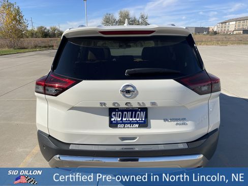 Used 2021 Nissan Rogue Platinum image 5