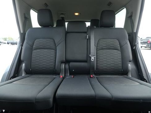 Used 2025 Nissan Pathfinder SV AWD/4WD image 38