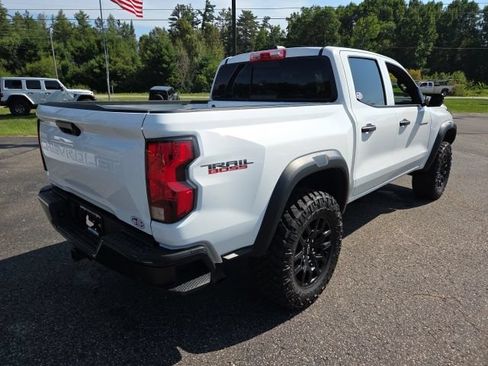 Used 2024 Chevrolet Colorado Trail Boss w/ Technology Package AWD/4WD image 28