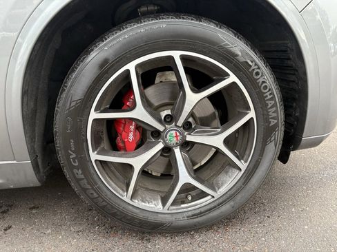 Used 2021 Alfa Romeo Stelvio Ti image 5