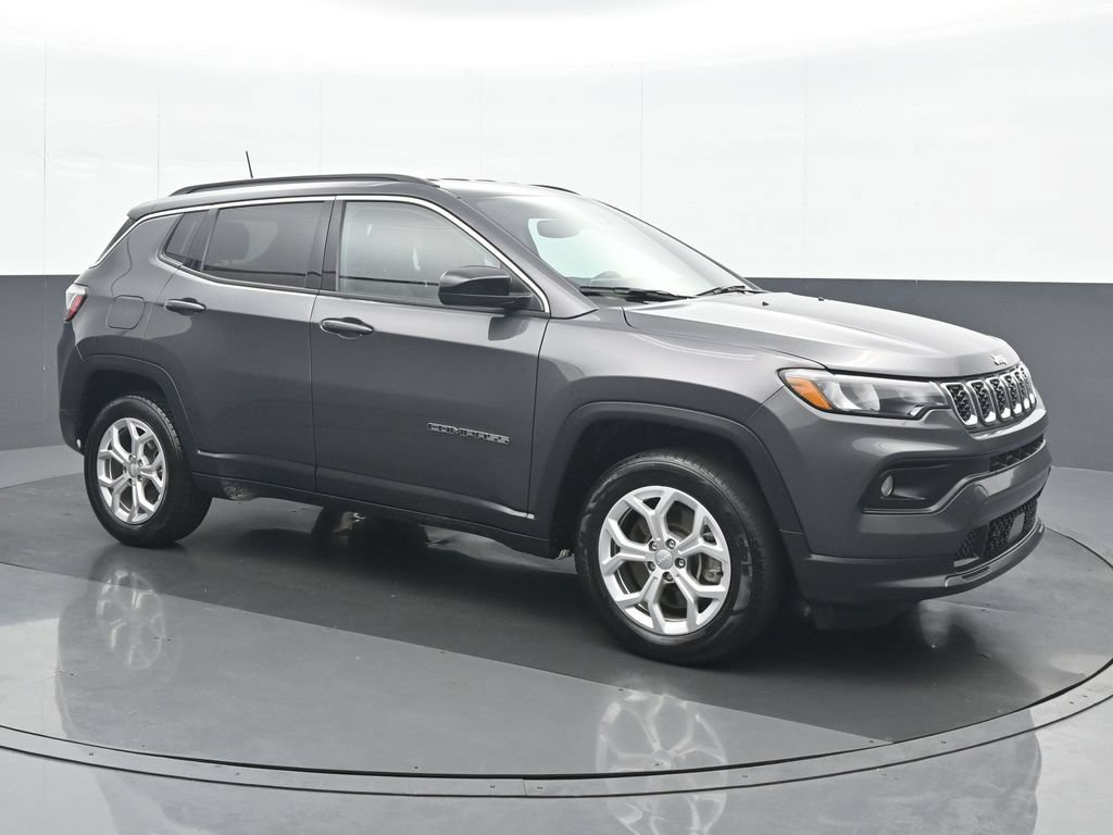 Used 2024 Jeep Compass Latitude AWD/4WD image 8