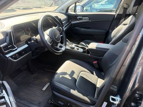 Certified 2025 Kia Sportage EX AWD/4WD image 8