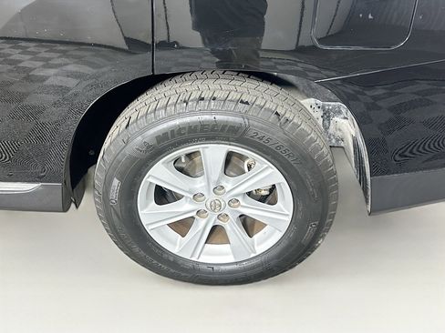 Used 2013 Toyota Highlander SE image 11