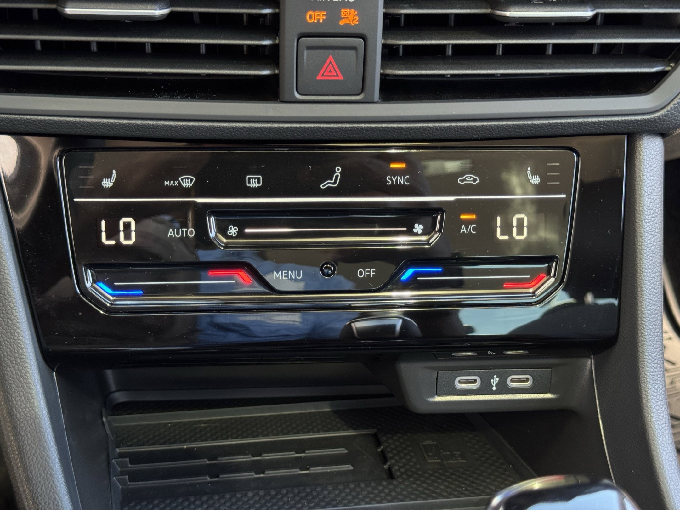 Used 2026 Volkswagen Jetta SE FWD image 19