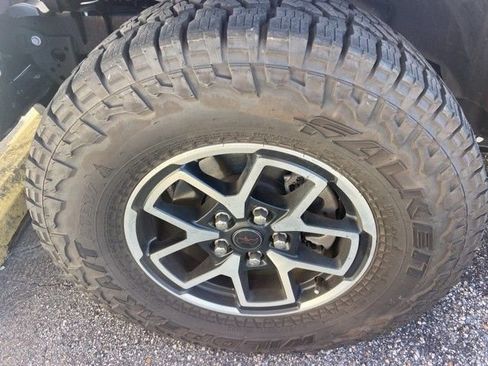 Used 2025 Jeep Gladiator Rubicon image 13