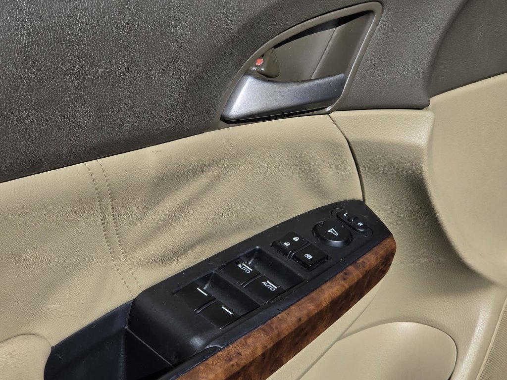 Used 2010 Honda Accord EX-L image 11