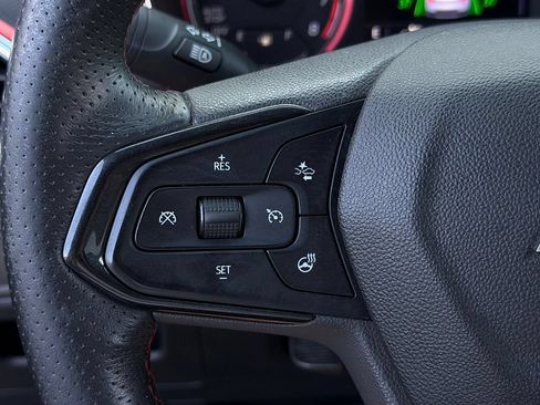 Used 2022 Chevrolet TrailBlazer RS w/ Sun and Liftgate Package AWD/4WD image 18