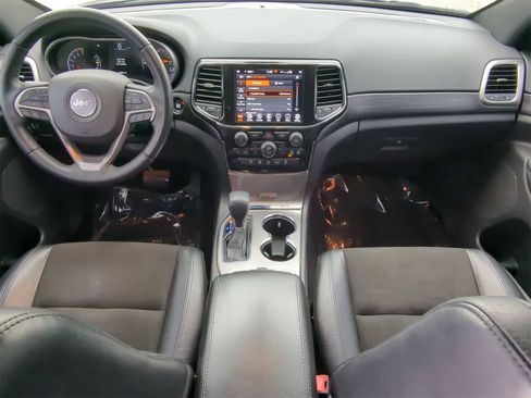 Certified 2022 Jeep Grand Cherokee Laredo X image 22