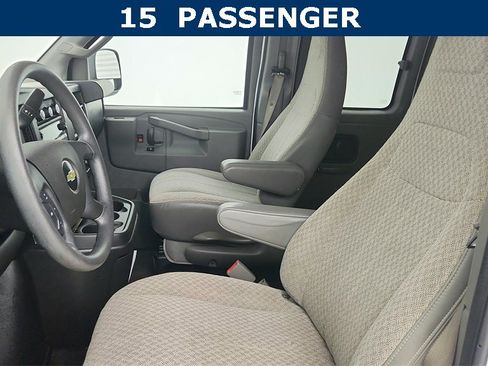 Used 2018 Chevrolet Express 3500 LT w/ LT Preferred Equipment Group image 17