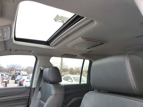 Used 2018 Chevrolet Suburban Premier image 6