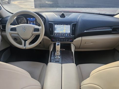 Used 2019 Maserati Levante GranLusso image 40