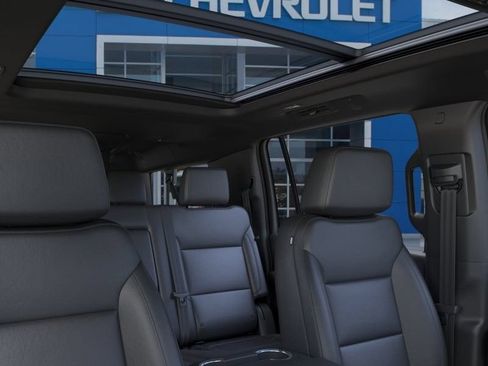 New 2026 Chevrolet Suburban LT w/ Sun And Tow Package AWD/4WD image 25