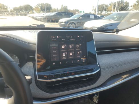 Used 2022 Jeep Compass Latitude w/ Convenience Group image 18